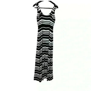 NWT V Cristina Black White Strippe Sleeveless Maxi Dress Size S